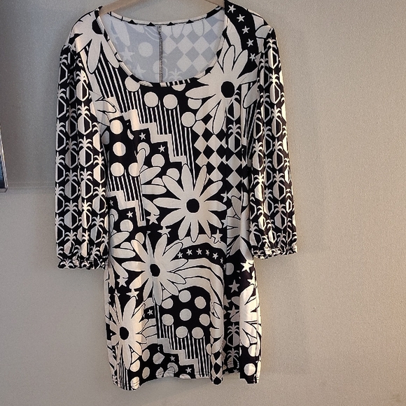 Shein Large Black/White Floral/Patterned Dress W/ 3/4 Elastic Flutterish Sleeves - Picture 1 of 6